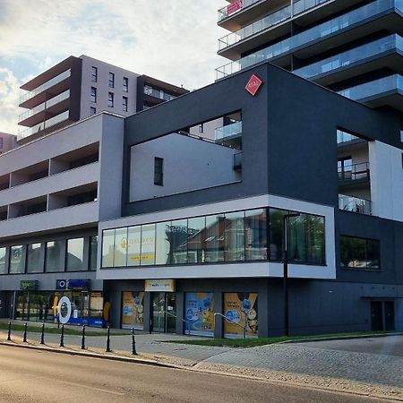 Q Apart Enter- Klimatyzowany 2 Pokojowy Apartament Przy Manufakturze Z Garazem Gratis, Fv Łódź Exterior foto