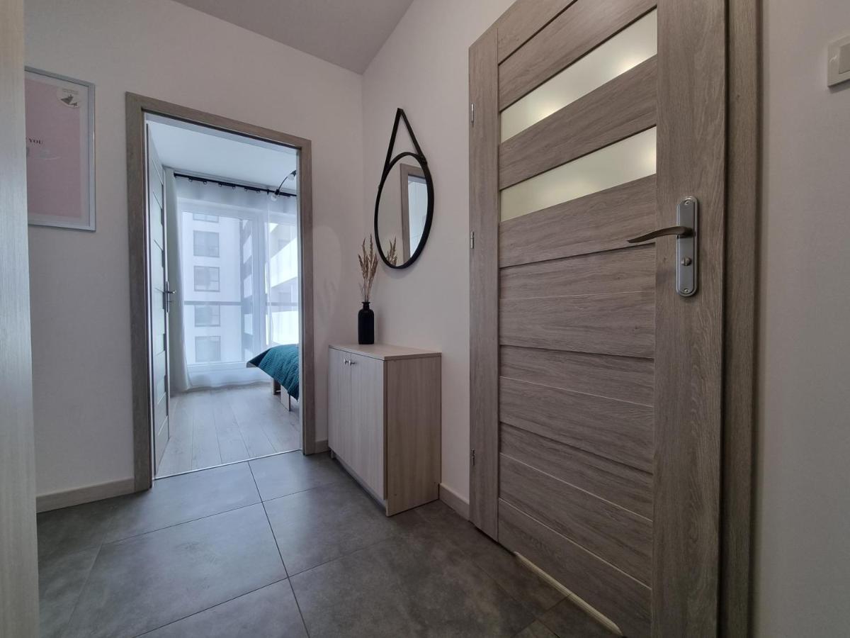 Q Apart Enter- Klimatyzowany 2 Pokojowy Apartament Przy Manufakturze Z Garazem Gratis, Fv Łódź Exterior foto