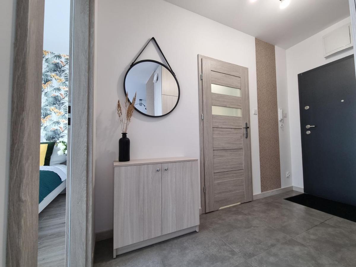 Q Apart Enter- Klimatyzowany 2 Pokojowy Apartament Przy Manufakturze Z Garazem Gratis, Fv Łódź Exterior foto