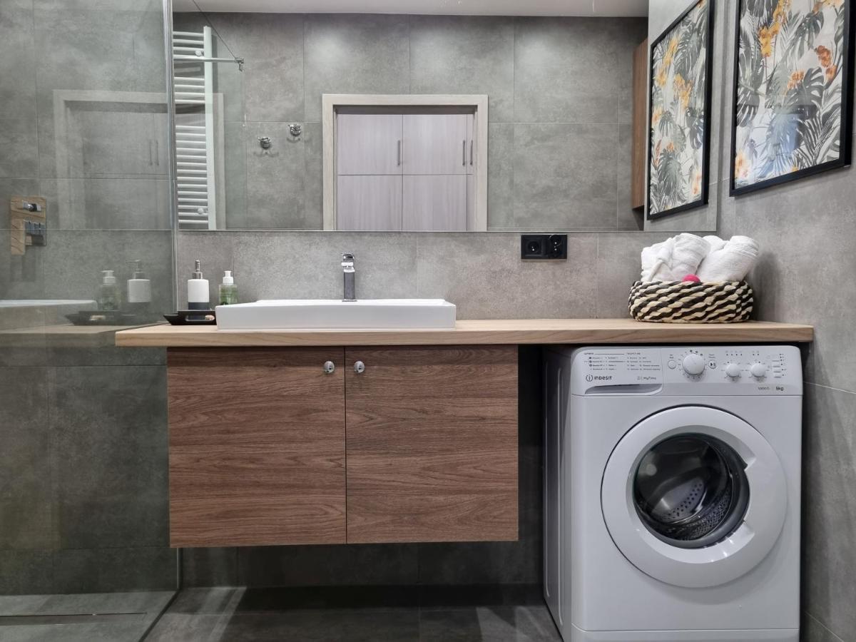 Q Apart Enter- Klimatyzowany 2 Pokojowy Apartament Przy Manufakturze Z Garazem Gratis, Fv Łódź Exterior foto