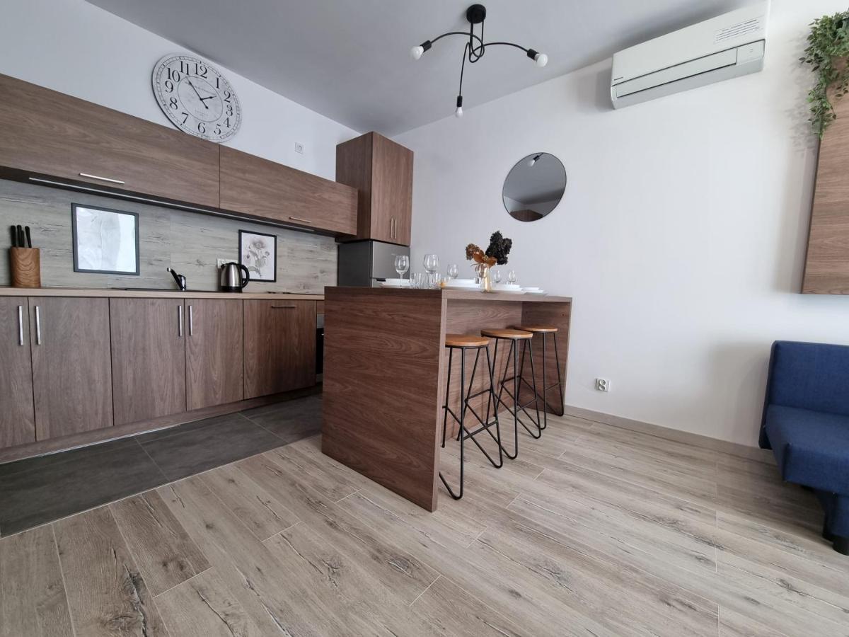 Q Apart Enter- Klimatyzowany 2 Pokojowy Apartament Przy Manufakturze Z Garazem Gratis, Fv Łódź Exterior foto
